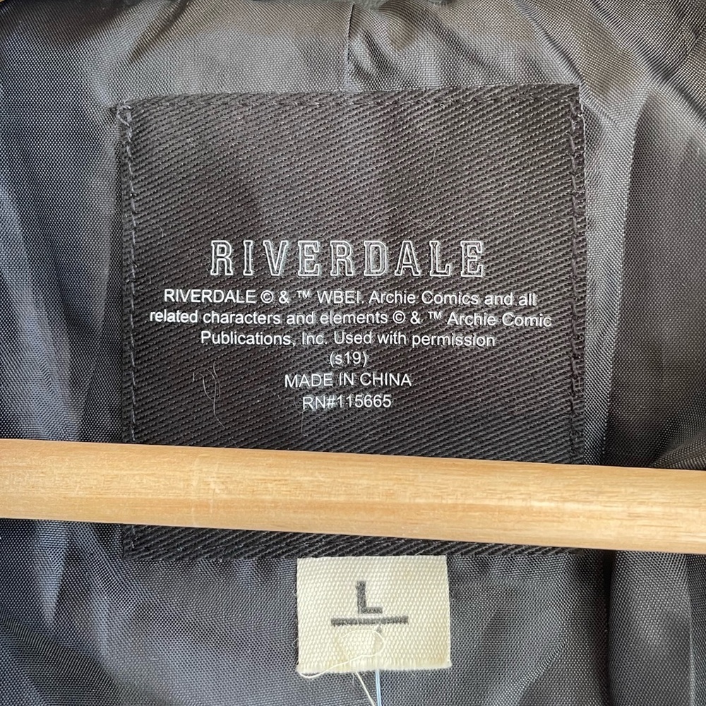 Hot‎ Topic Riverdale South Side Serpents Vegan Leather Jacket Junior Large- New - Picture 4 of 9